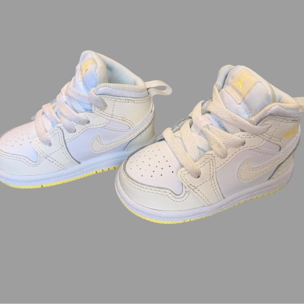 Air Jordan 1 Mid Toddler Sneakers | Size 4 | Yellow & White | Like New